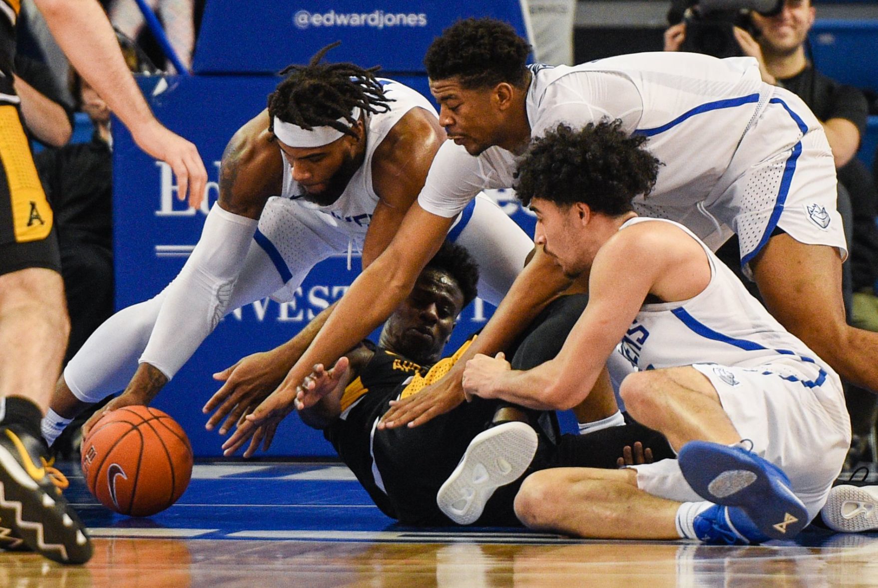 Billikens vs Mountaineers
